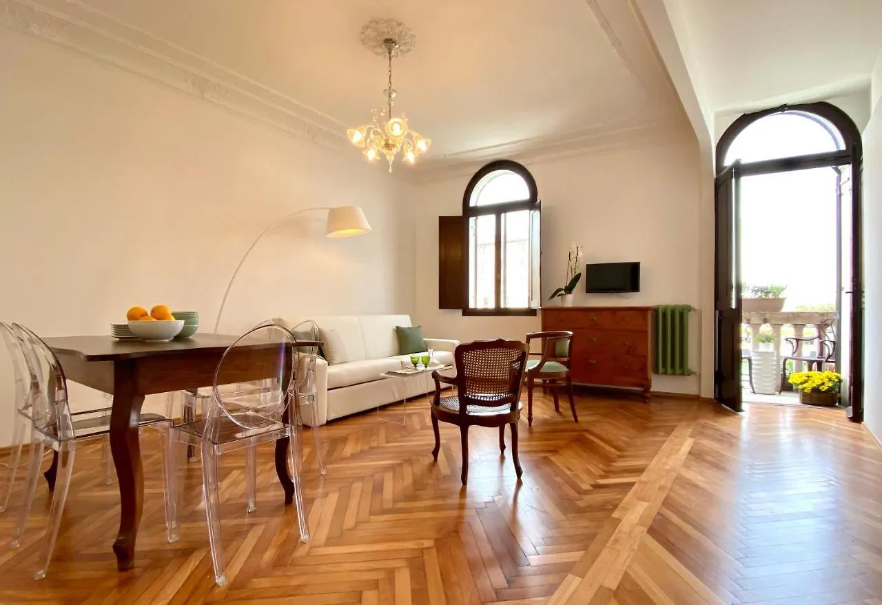 Venetian Palace R&R Apartment 0*, Venice Italy