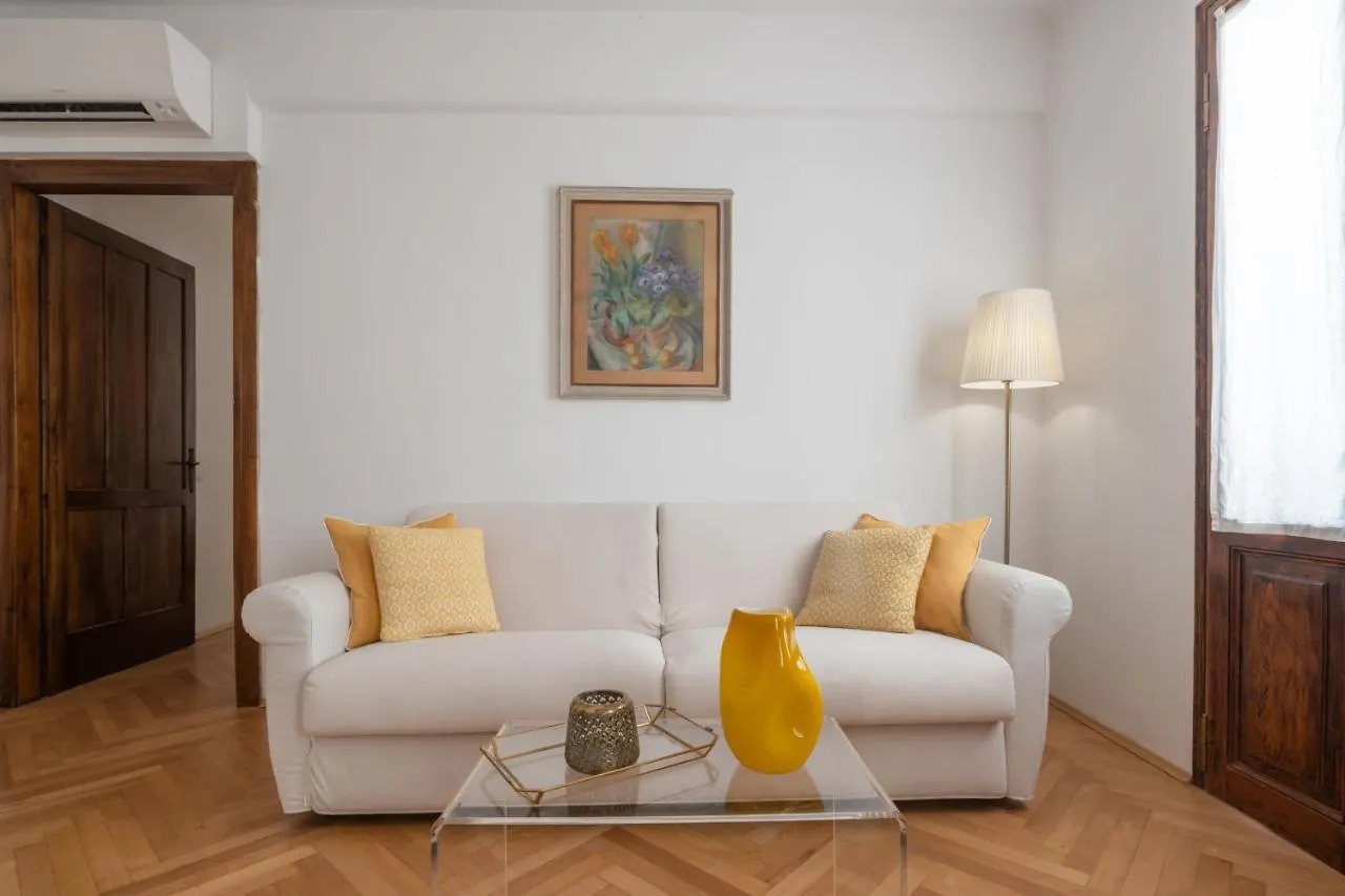 Apartment Venetian Palace R&R